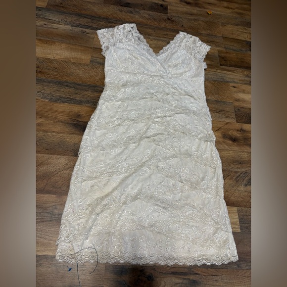 Cindy USA White Lace Cap Sleeve Dress - Picture 1 of 7